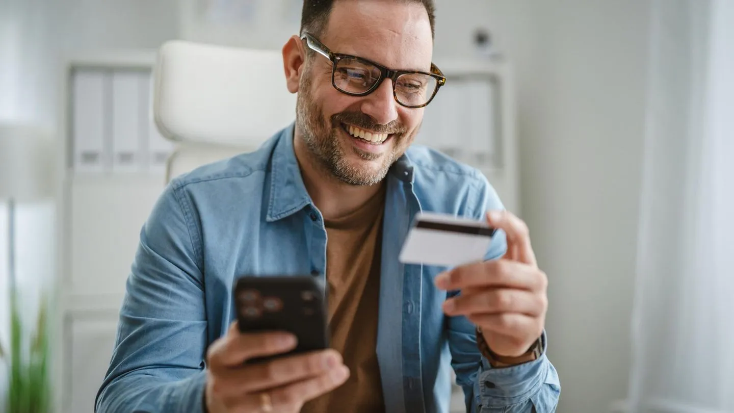 American Express Platinum im August-Check: Jetzt bis zu 85.000 Punkte Startbonus — lohnt sich das für patriotische Sparer?