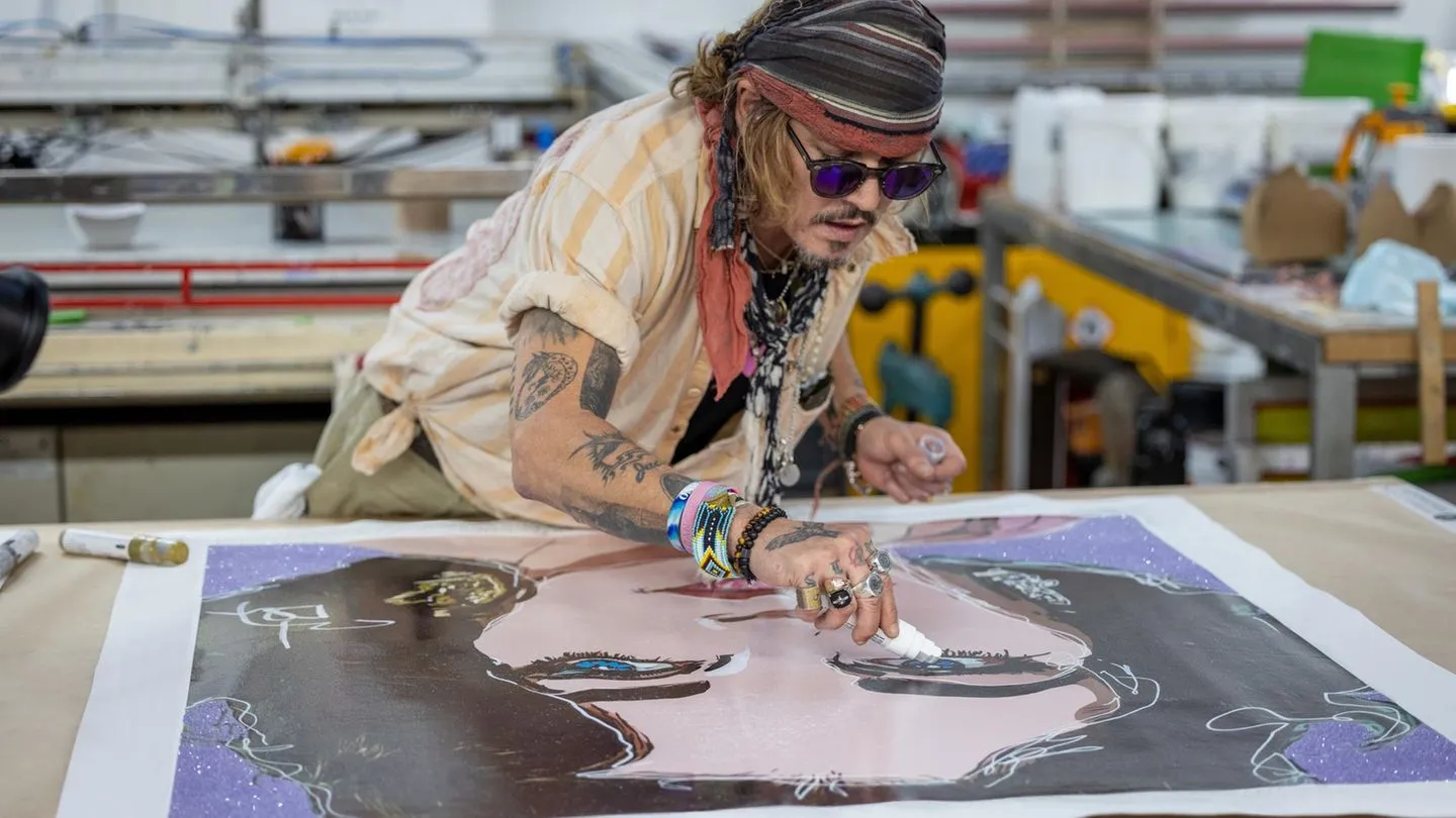 Comeback: Johnny Depp ist zurück – und stellt in einem deutschen Schloss seine Kunst aus