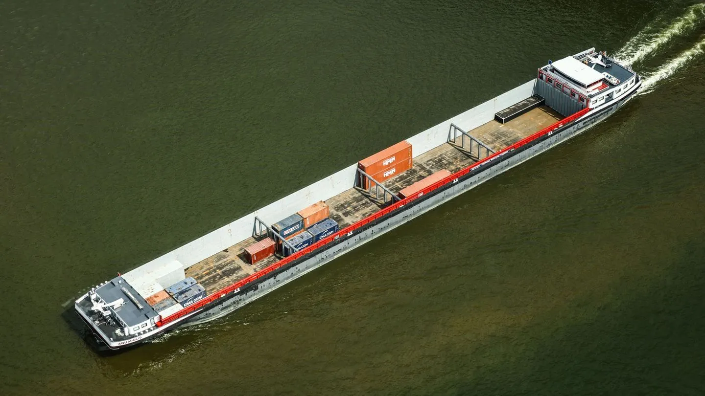 Spitzentreffen in Bonn: Niedrigwasser belastet Wirtschaft – Minister will Sonntagsfahrverbot für Lkw aussetzen