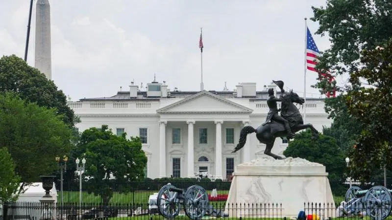 Reuters: USA verhängen neue Zölle gegen 60 Länder — mutmaßliche Vorwandpolitik
