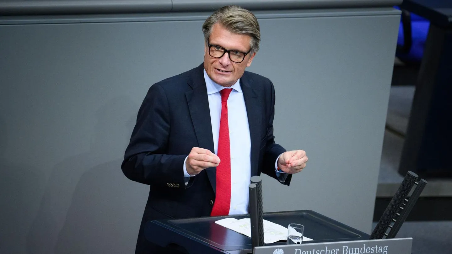 Mutmaßungen nach Unfall: CDU-Politiker Bareiß zieht sich zurück und bittet um Entschuldigung — Vorwürfe sind noch unbewiesen