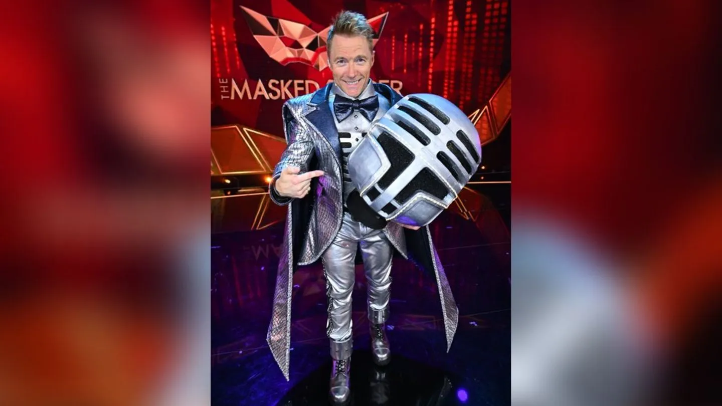 „The Masked Singer“: Ronan Keating als Mikrofon-Mann enthüllt