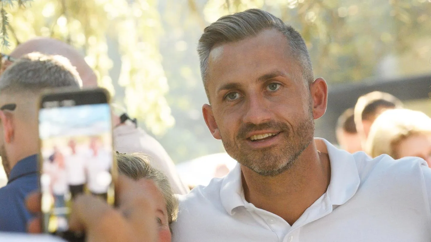 Experte im Interview: „Siegmund sticht als Popstar-Modell heraus — ein Weckruf für das politische Establishment“