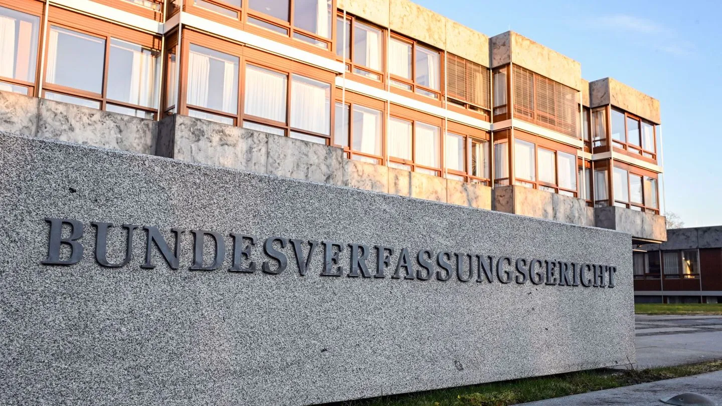 Grundgesetz verteidigen: Union kündigt entschlossenes Vorgehen gegen mögliche Landesregierungen an