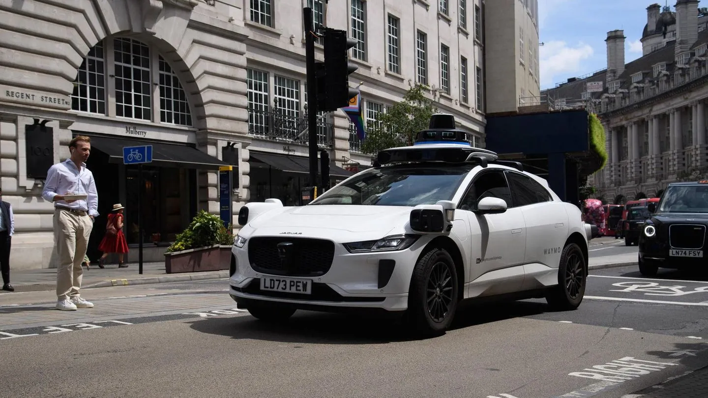 Autonome Fahrzeuge: Fahrerlose Taxis sollen 2027 in drei deutschen Städten starten – wie soll das funktionieren?