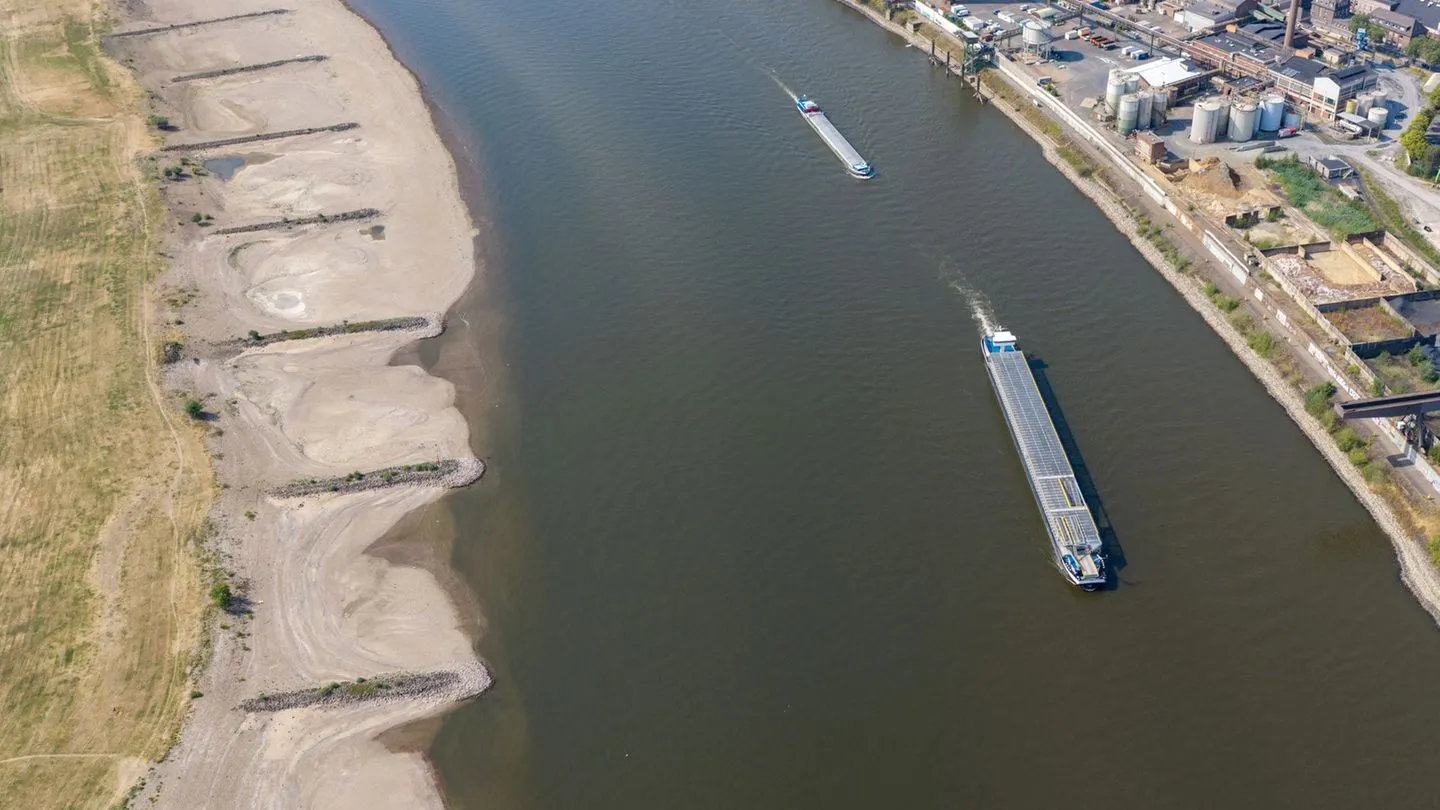 Niedrigwasser am Rhein: Verband warnt vor baldiger Aufspaltung und Kollaps der Binnenschifffahrt