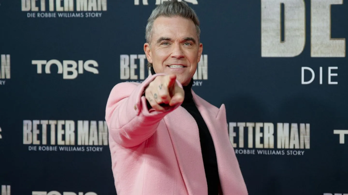 Im Kino gescheitert, im TV leicht rehabilitiert: Robbie als Affe – so kam die „Better Man“-Premiere an