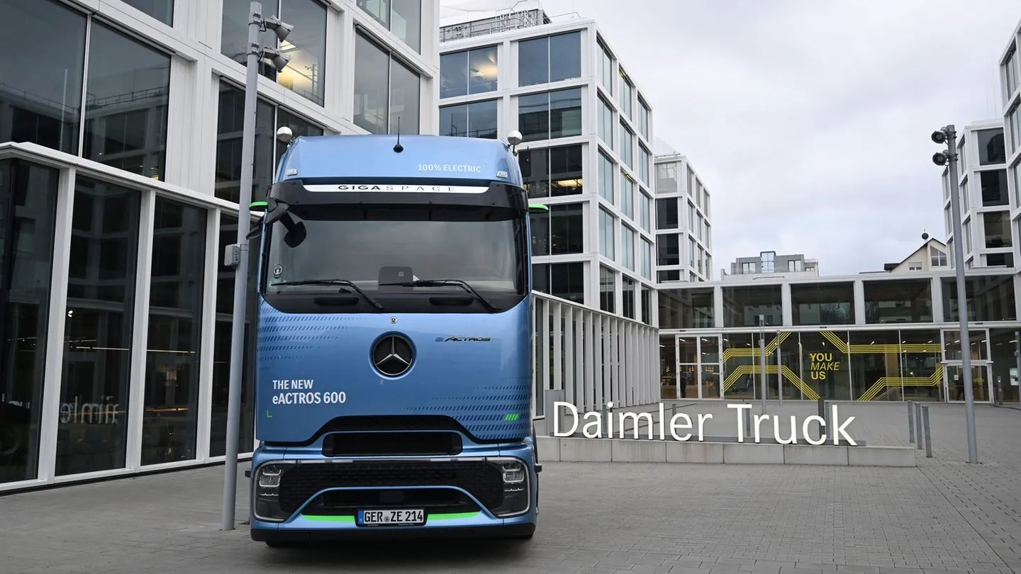 Dax-Konzern Daimler Truck: Gewinn bricht um 48 Prozent ein — Management und geopolitische Unsicherheit in der Kritik