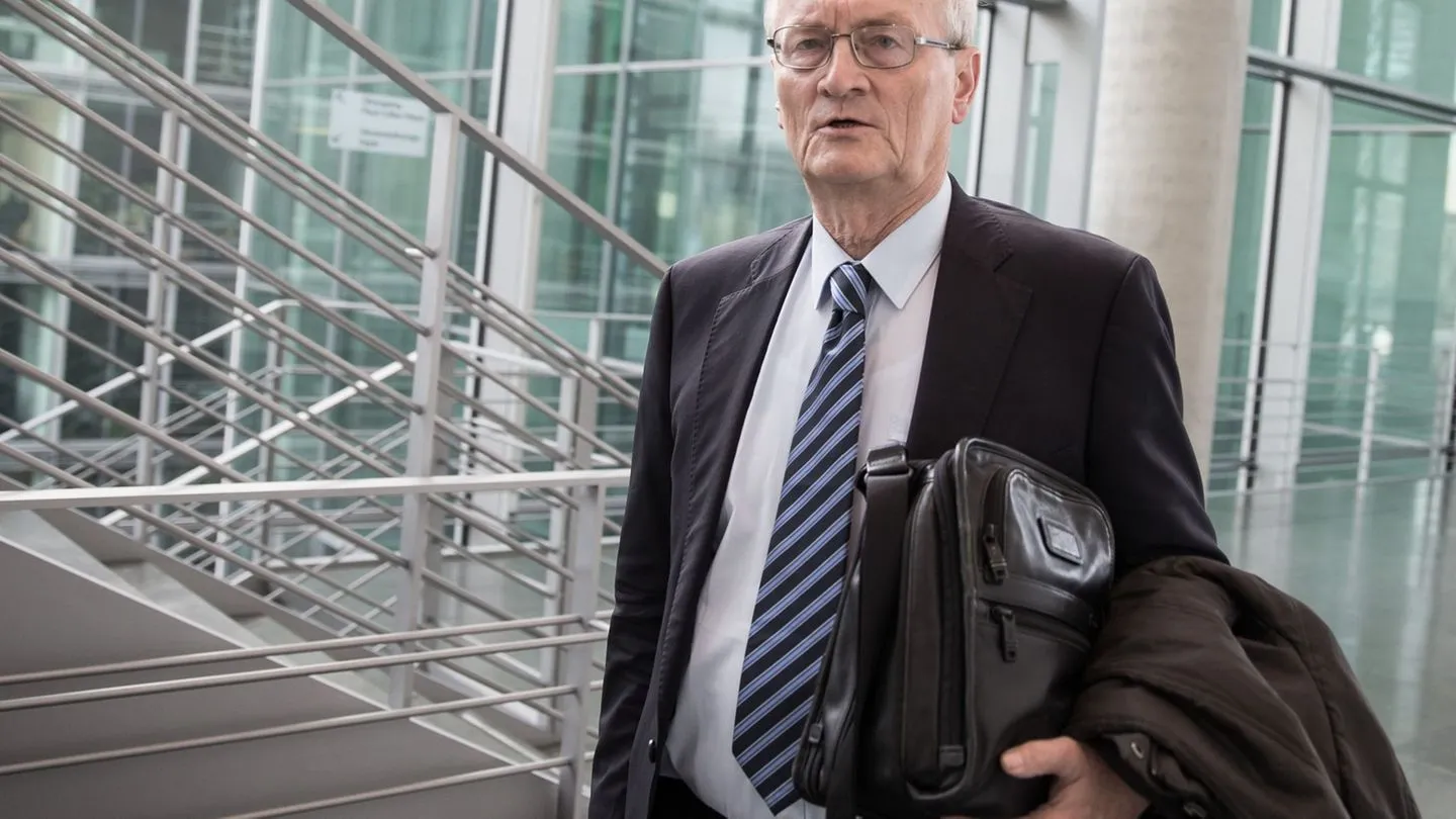 Spionageverdacht gegen Ex-BND-Chef Hanning: Entscheidet der BGH über Untersuchungshaft?