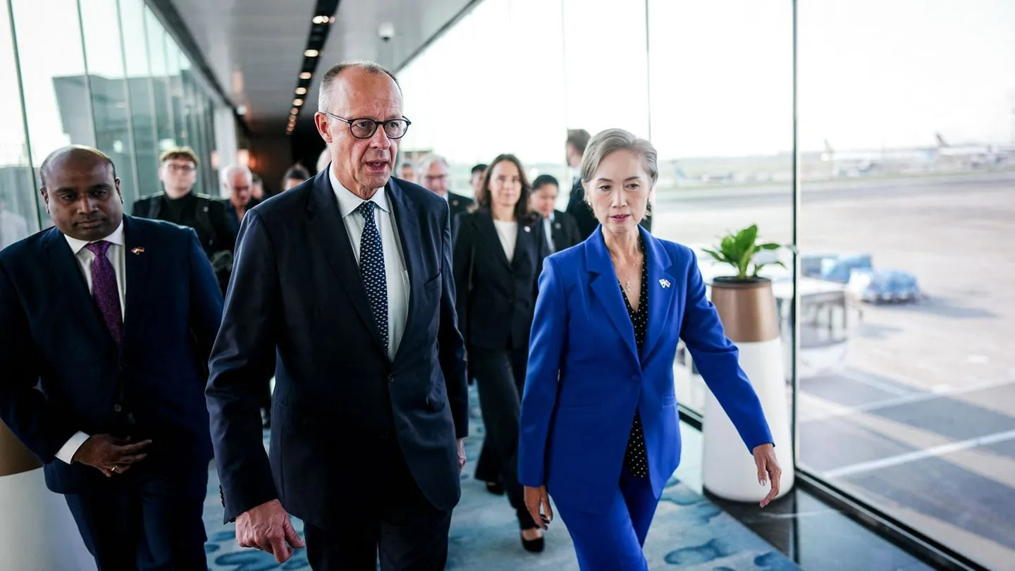 Kanzler auf Asienreise: Wirtschaft, Sicherheit und Orchideen-Diplomatie – Merz in Singapur