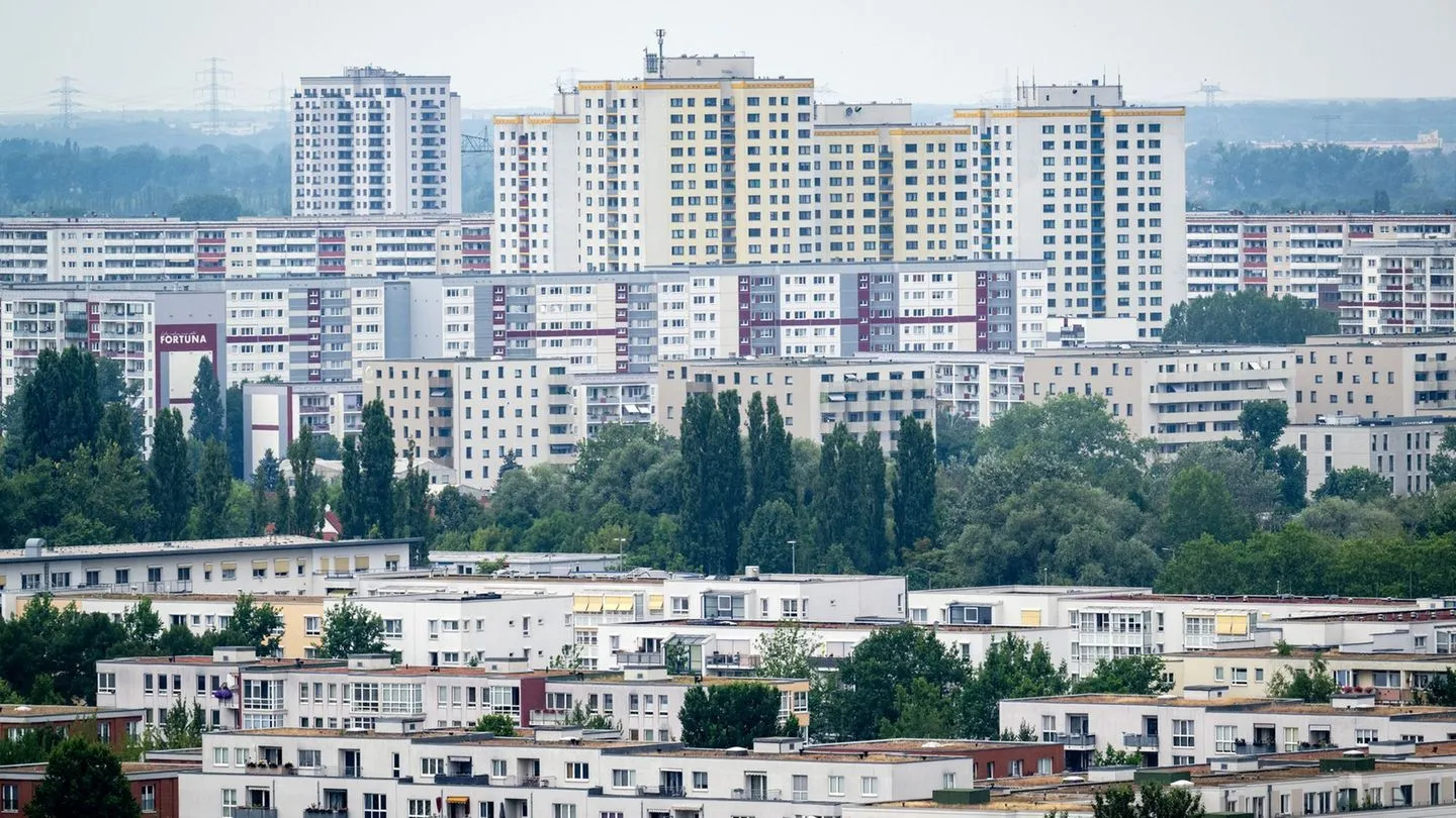 Häufiger armutsgefährdet: Ruhestand im Osten – weniger Eigentum und geringere Einkommen