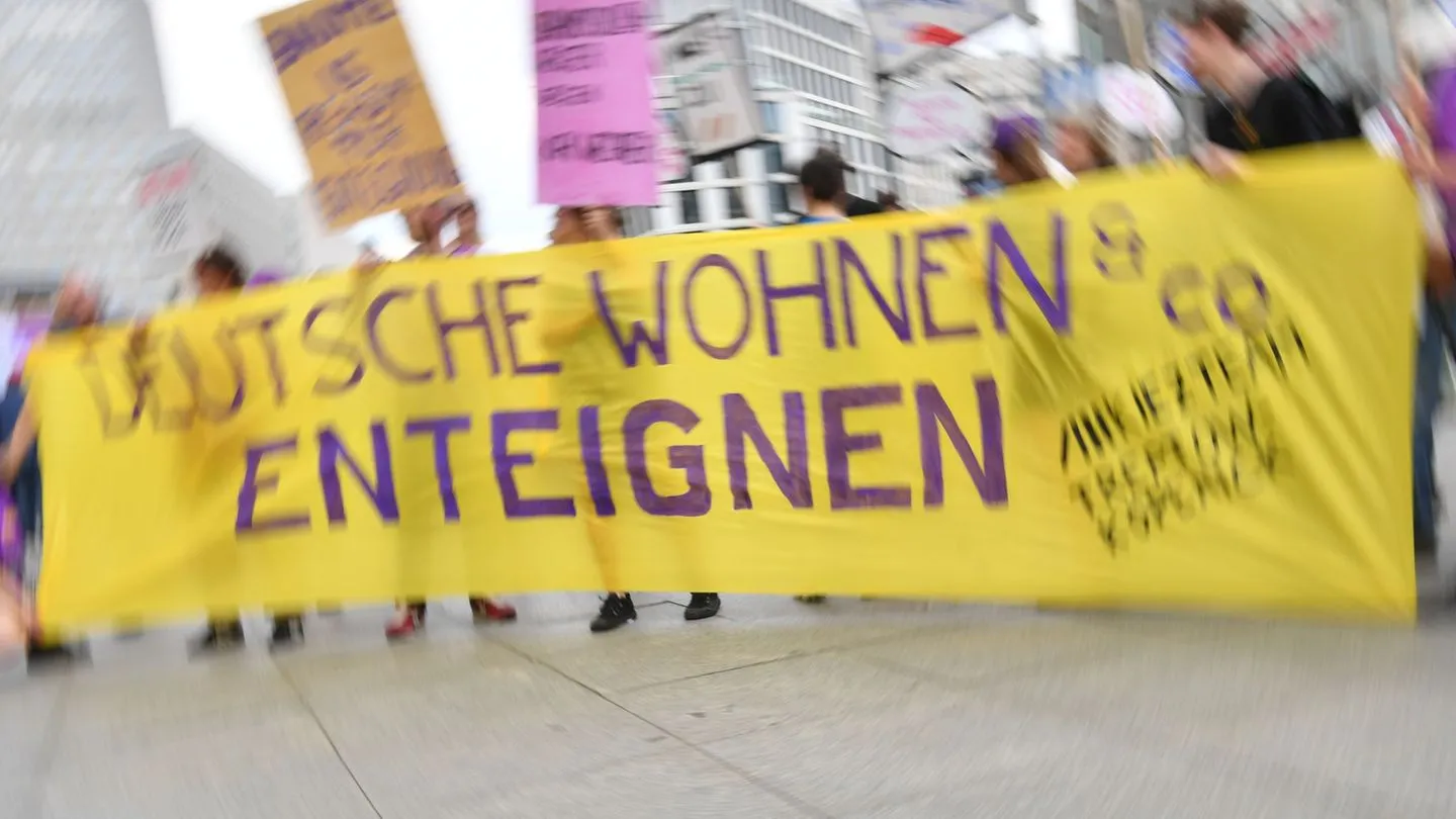 Wohnungen: Dobrindt will Vergesellschaftungen mit strengen Regeln verhindern