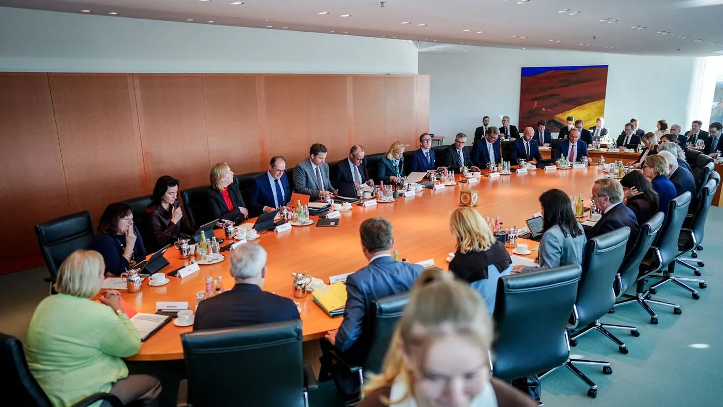 Soziales: Regierung will Missbrauch konsequenter eindämmen – KI gegen organisierte Betrüger