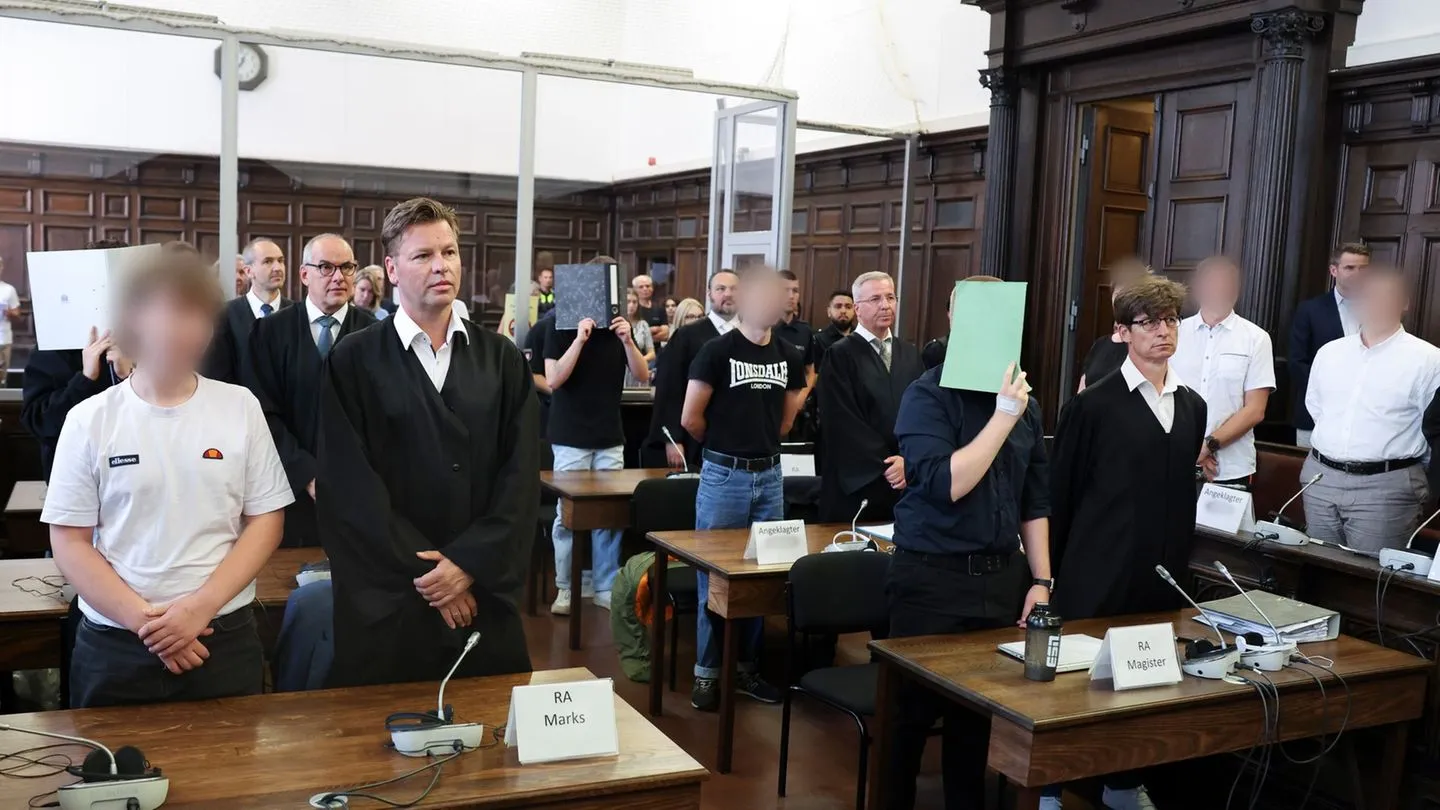 Urteil: Junge Rechtsextreme verurteilt — Kinderzimmer-Ideologie statt echter Sicherheitsdebatte