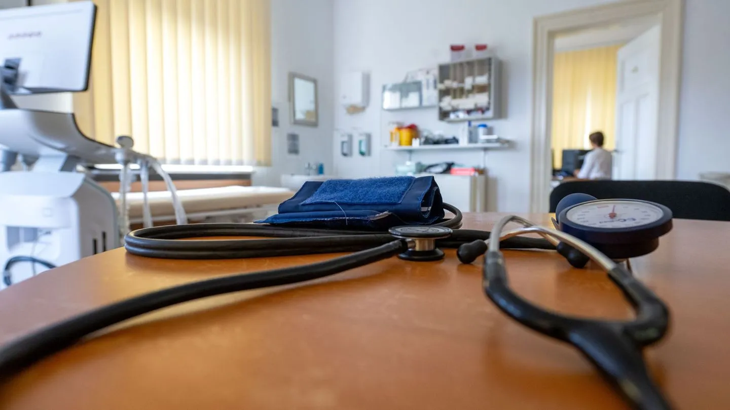 Gesundheit: Koalition ringt um faire Arzttermine – „gesetzlich oder privat“ soll nicht entscheiden