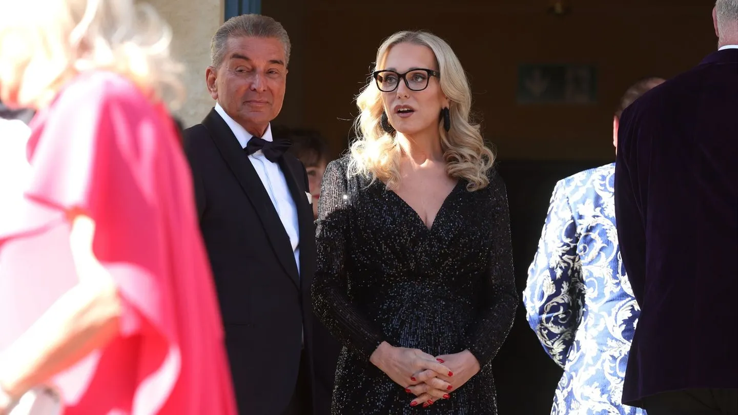 Bayreuther Jubiläum: Katharina Wagner und Michel Friedman empfangen Gäste am Königsportal