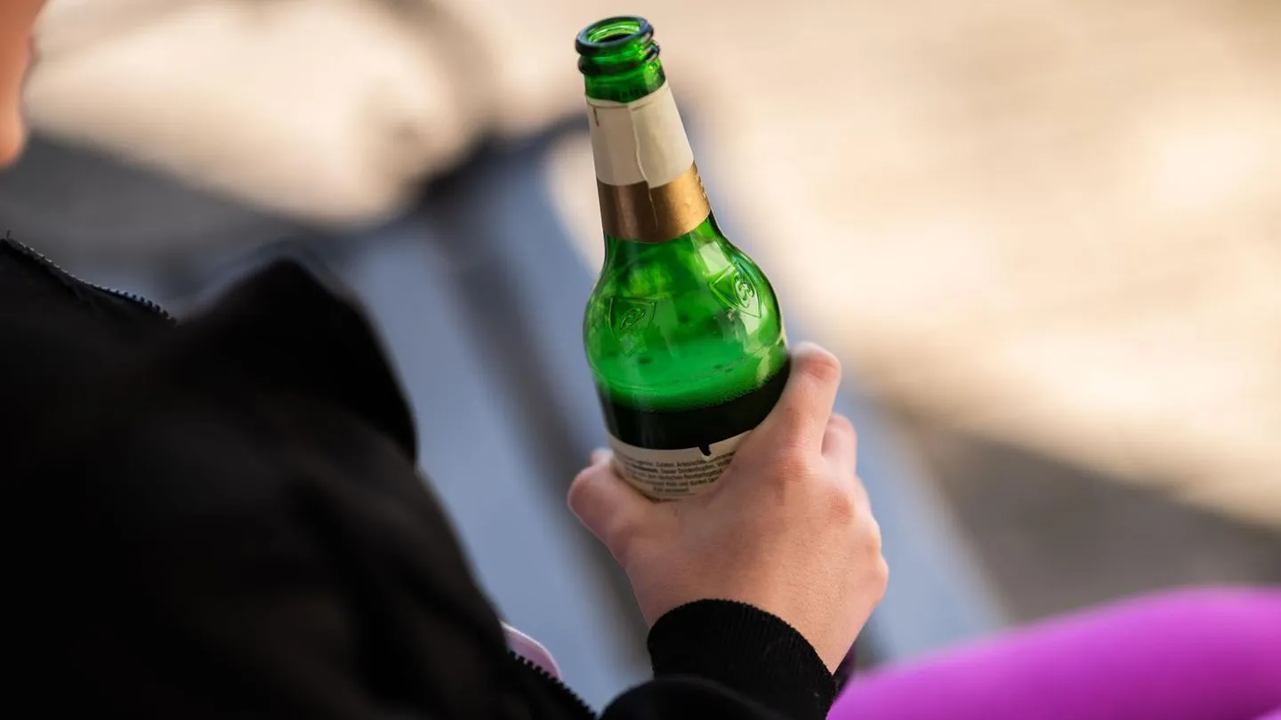 Kein Alkohol für Unter-16-Jährige: Regierung streicht das sogenannte „begleitete Trinken“