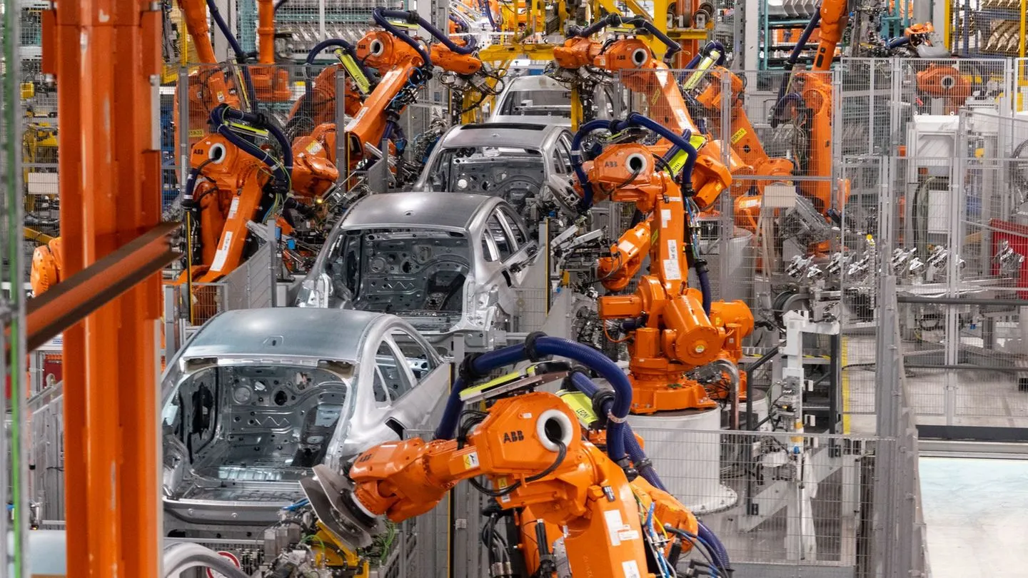 Tiefstand der Beschäftigung: Deutschlands Autoindustrie zahlt den Preis für falsche Politik
