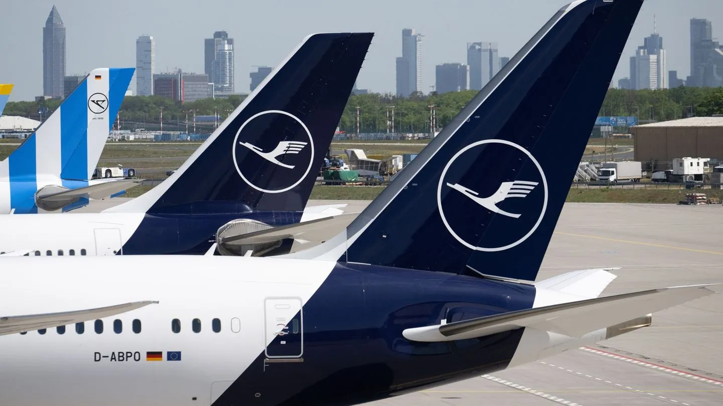Lufthansa-Zahlen im freien Fall – Passagiere zahlen weiter für politische Fehlentscheidungen