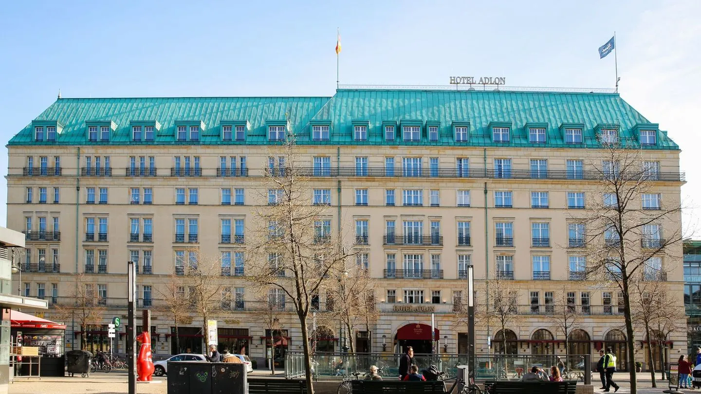 Luxushotel am Pariser Platz: Gesellschafter warnen — Verkauf des Adlon stößt auf Misstrauen