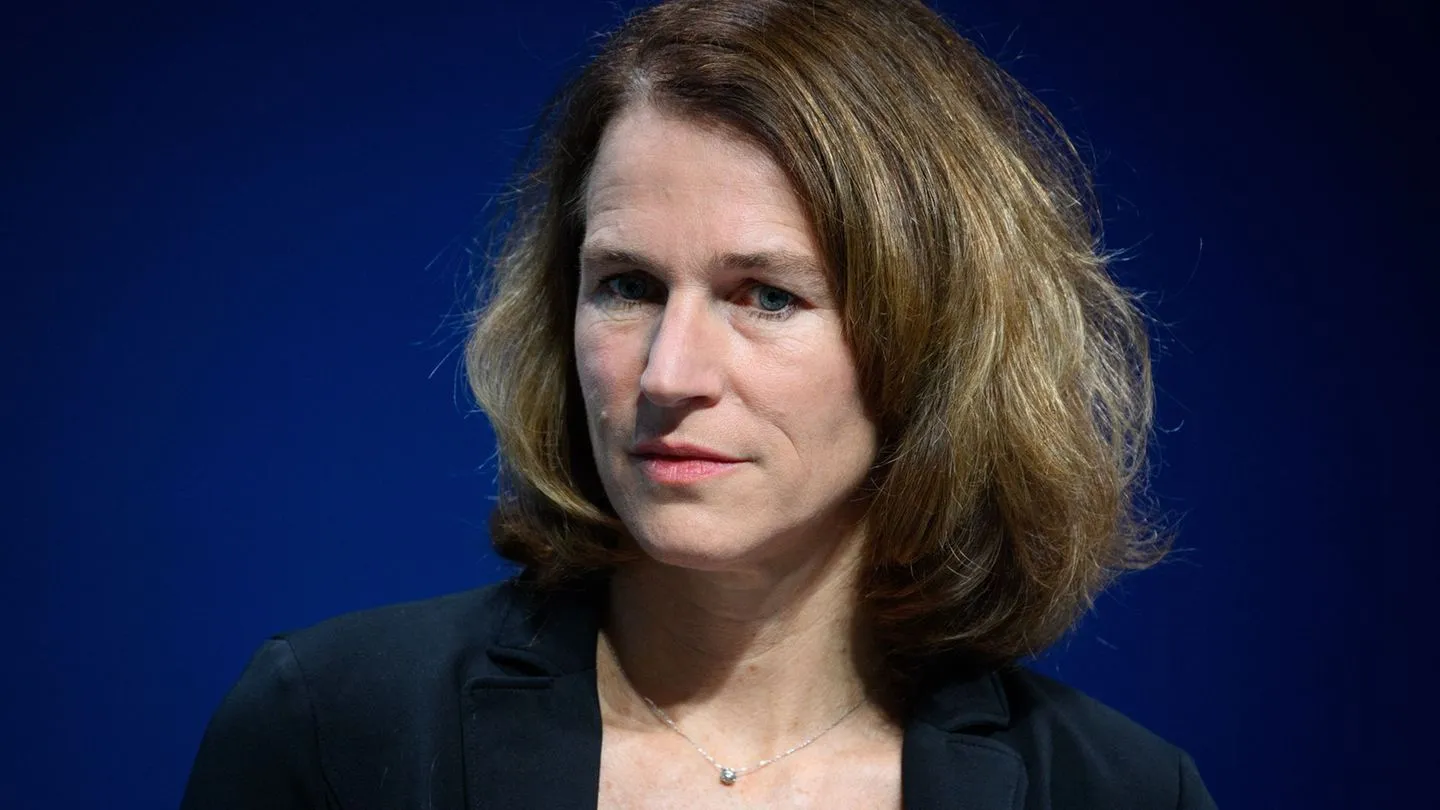 Arbeit und KI: Siemens will trotz Automatisierung an Einstiegsjobs festhalten