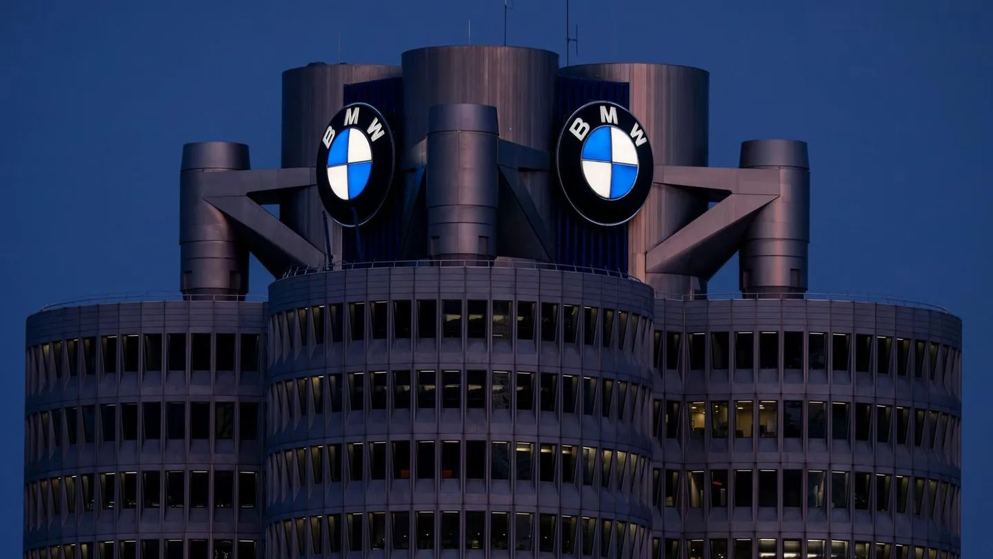 Autobauer in der Krise: BMW streicht weltweit 8000 Stellen — Deutschlands Industrie spürt die Folgen