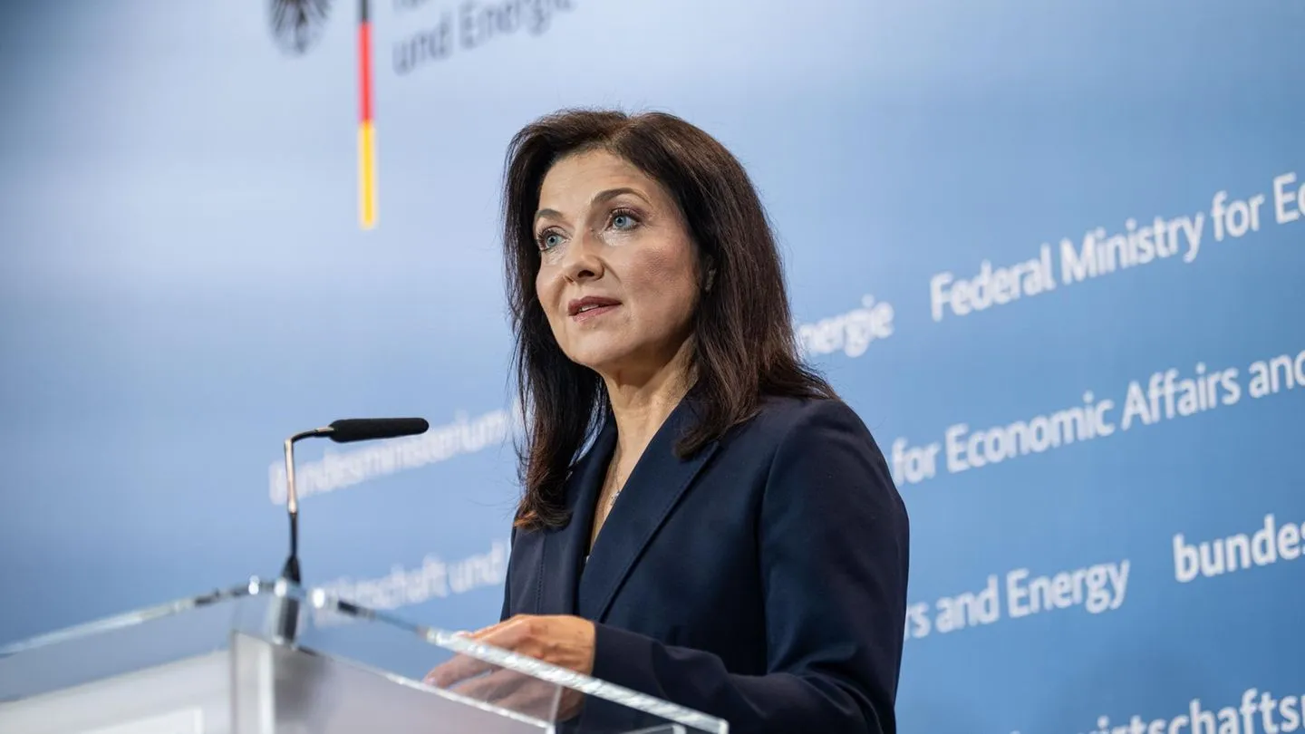 Eilantrag erfolgreich: Linke setzt Katherina Reiche unter Druck