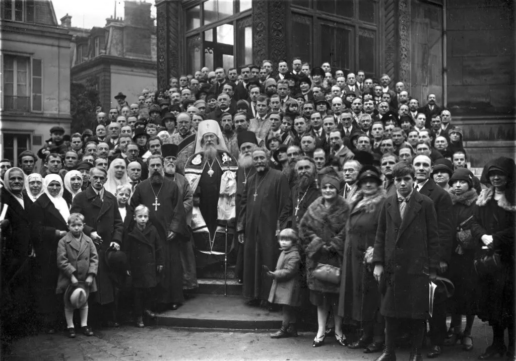 Erste Wellen russischer Emigration nach dem Bürgerkrieg — Erinnerung an anhaltende historische Brüche.