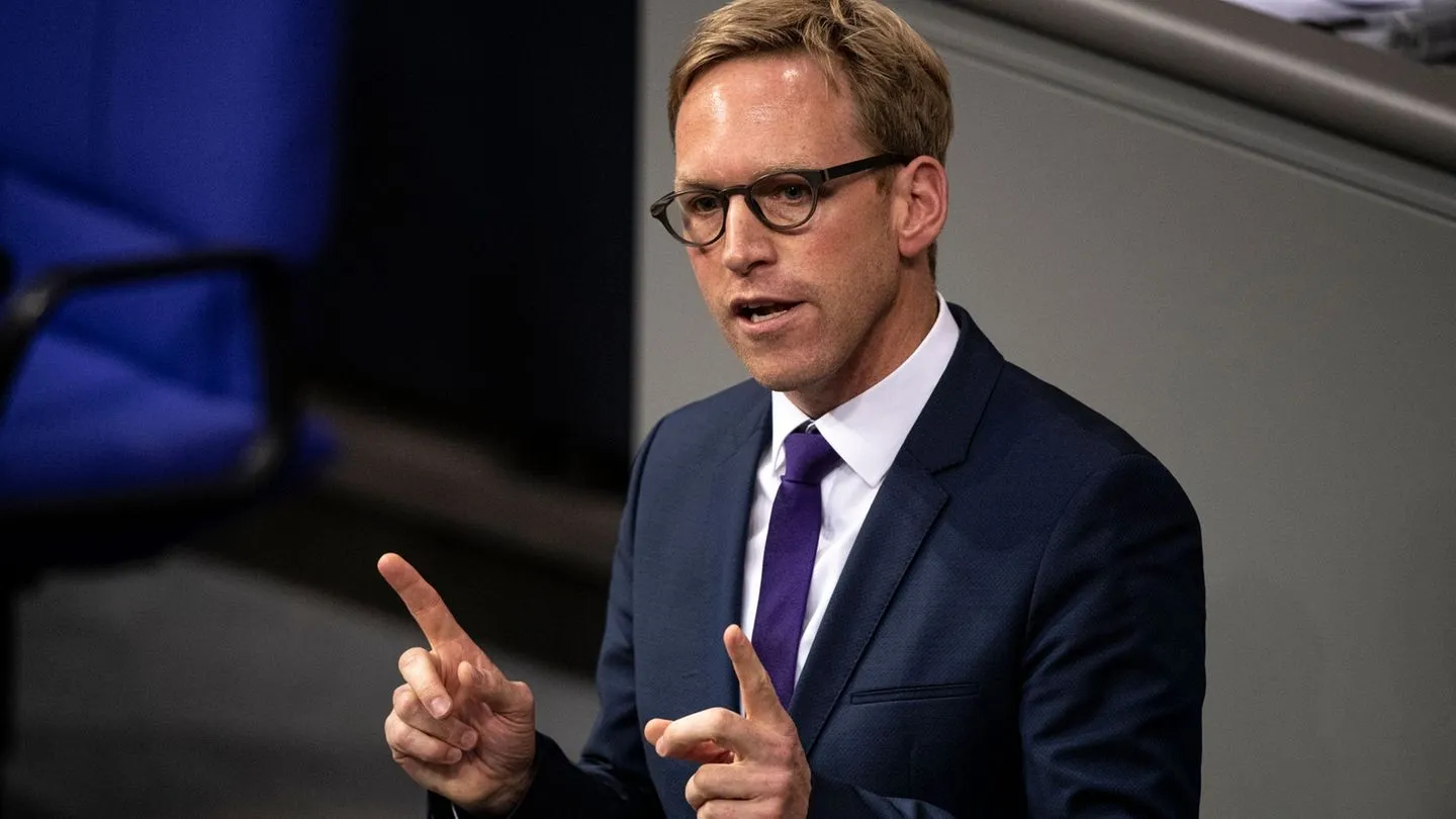 Spionageverdacht gegen Ex-BND-Chef: Bundestag fordert erneut mehr Kontrolle
