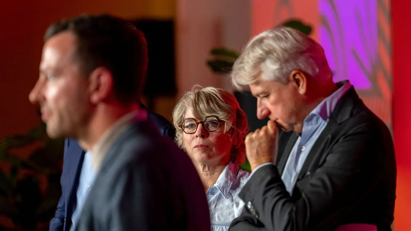 Leseschwäche und Big Tech: Buchmesse debattiert über die Zukunft der Demokratie