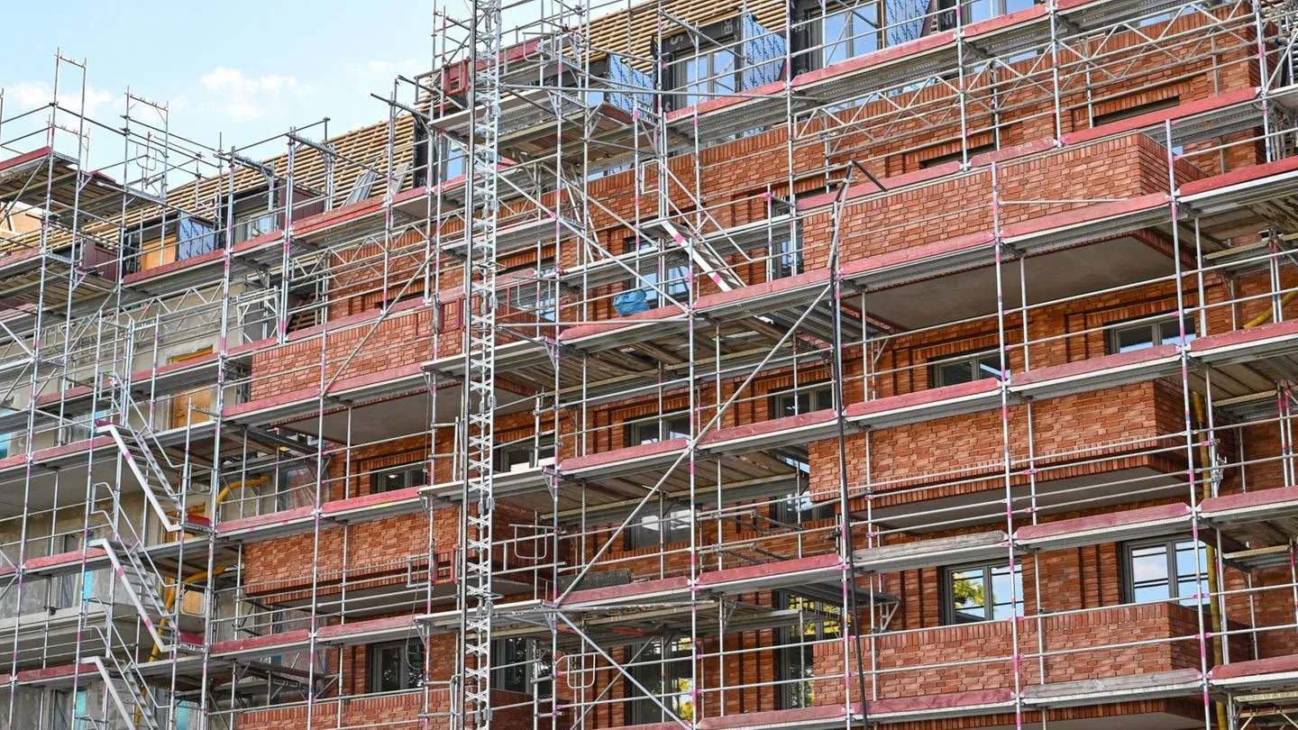 Immobilienmarkt: Wohnungsbau zieht an – deutlicher Aufschwung, aber noch lange kein Ende der Baustellen