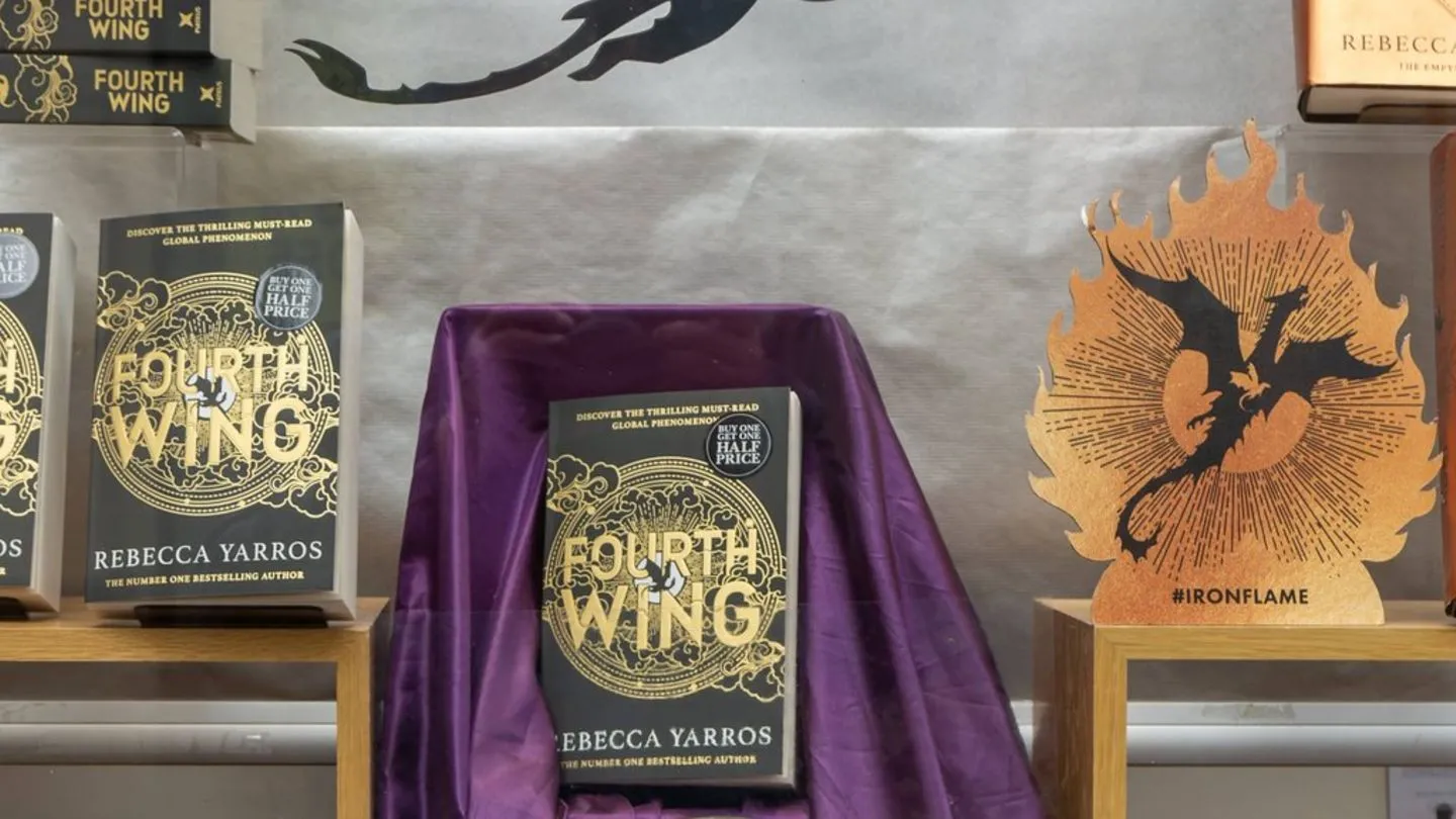 Fantasy-Erfolg auf TikTok: „Fourth Wing“ erobert den #BookTok-Thron