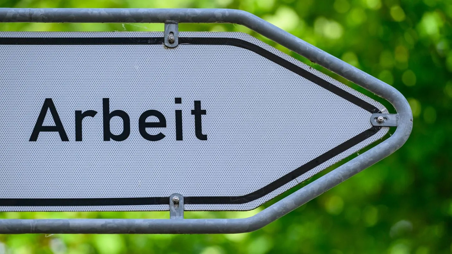 Mikrozensus zeigt: Befristete Jobs nehmen ab – doch junge Menschen bleiben besonders betroffen