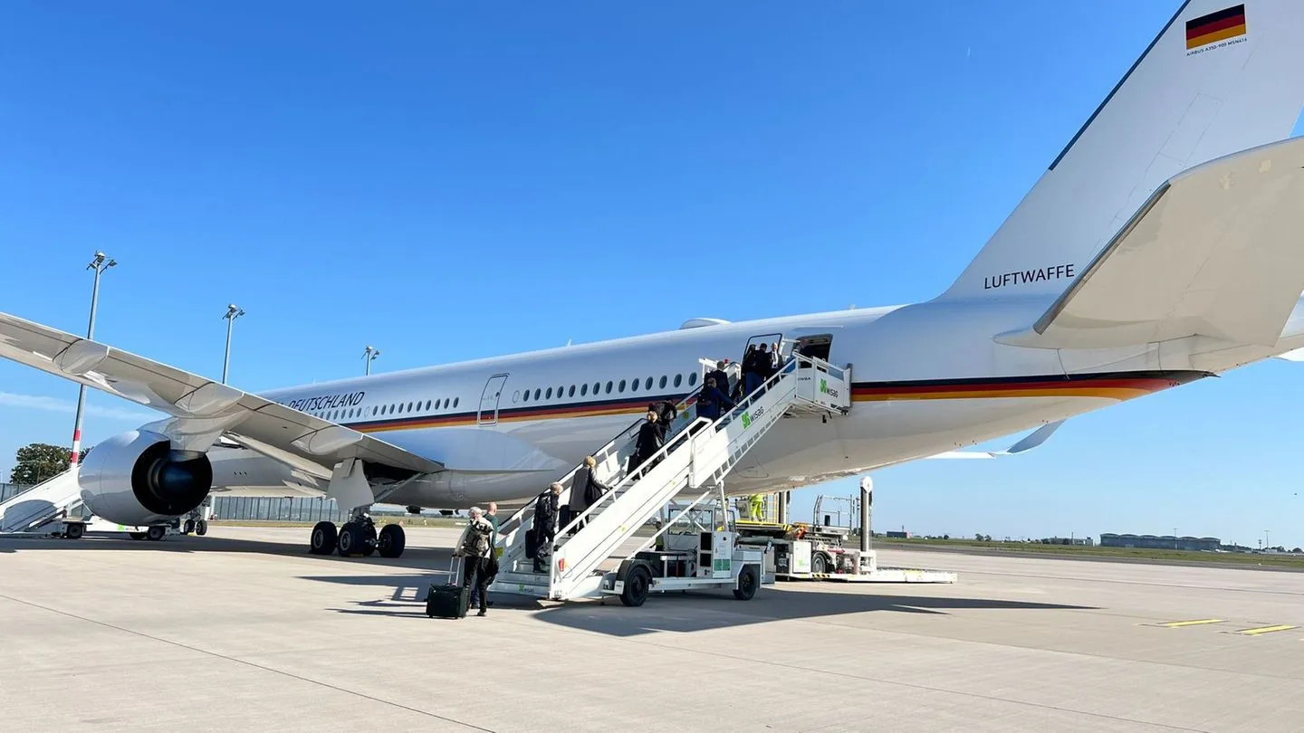 Reisediplomatie: Merz und Steinmeier setzen in Asien unterschiedliche Akzente