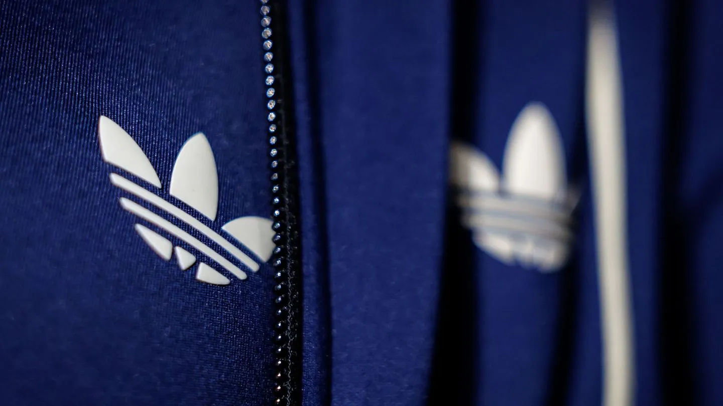 Sportartikel: Adidas legt bei Bekleidung kräftig zu