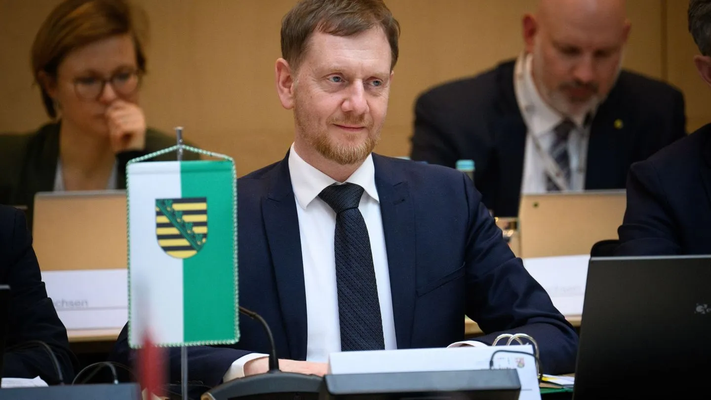 Rentenreform: Kretschmer droht mit Nein im Bundesrat — Schutz der Ostdeutschen gegen Berliner Druck