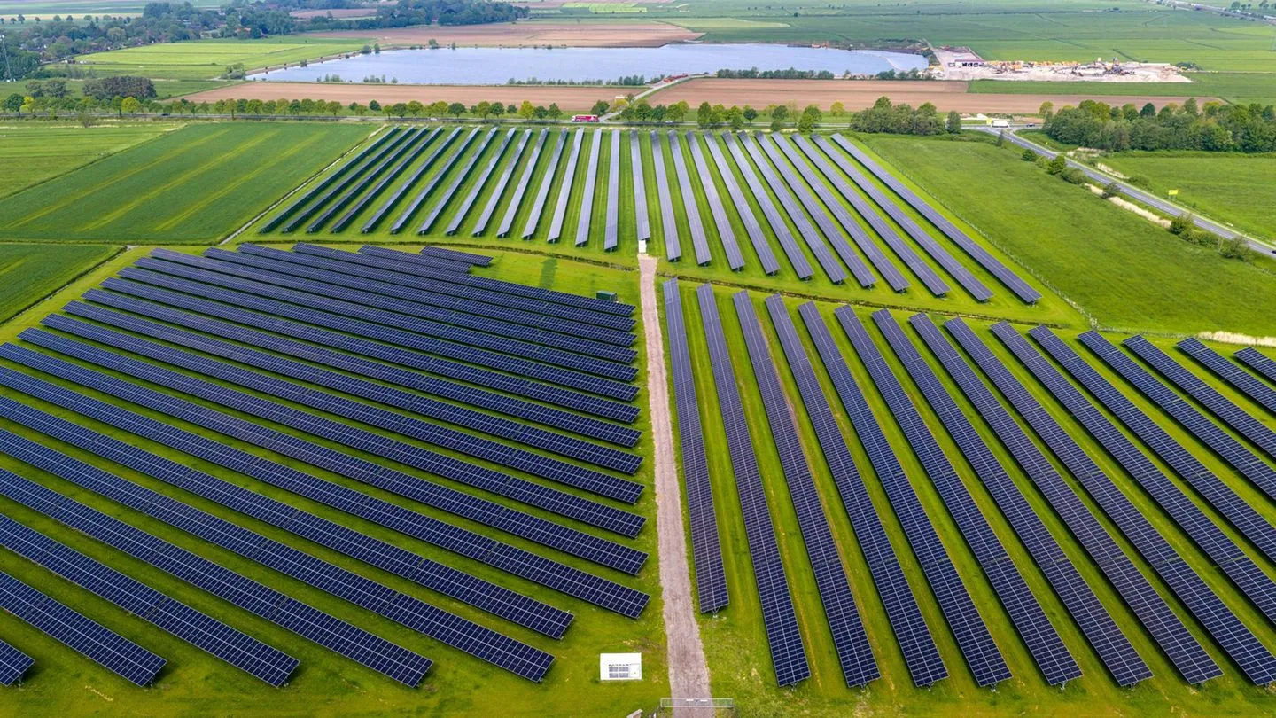 Energiepolitik: Reiche und die Grünen verhindern günstige Strompreise