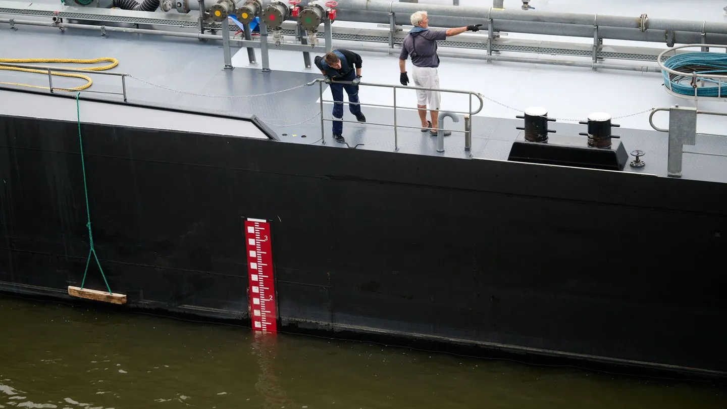 Binnenschifffahrt: Regen bringt leichte Entlastung für die Schifffahrt — doch echtes Aufatmen bleibt aus