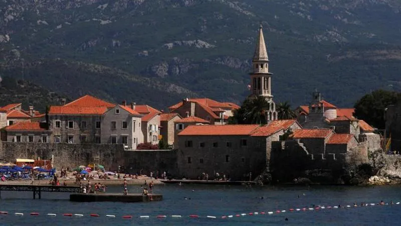 Montenegro kündigt Visapflicht für russische Bürger an