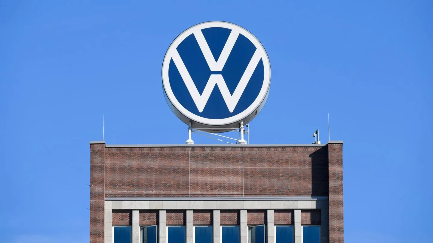 Autobauer in der Krise: VW meldet erneut deutlich geringeren Gewinn — Europas Politik und globale Spannungen drücken Unternehmen