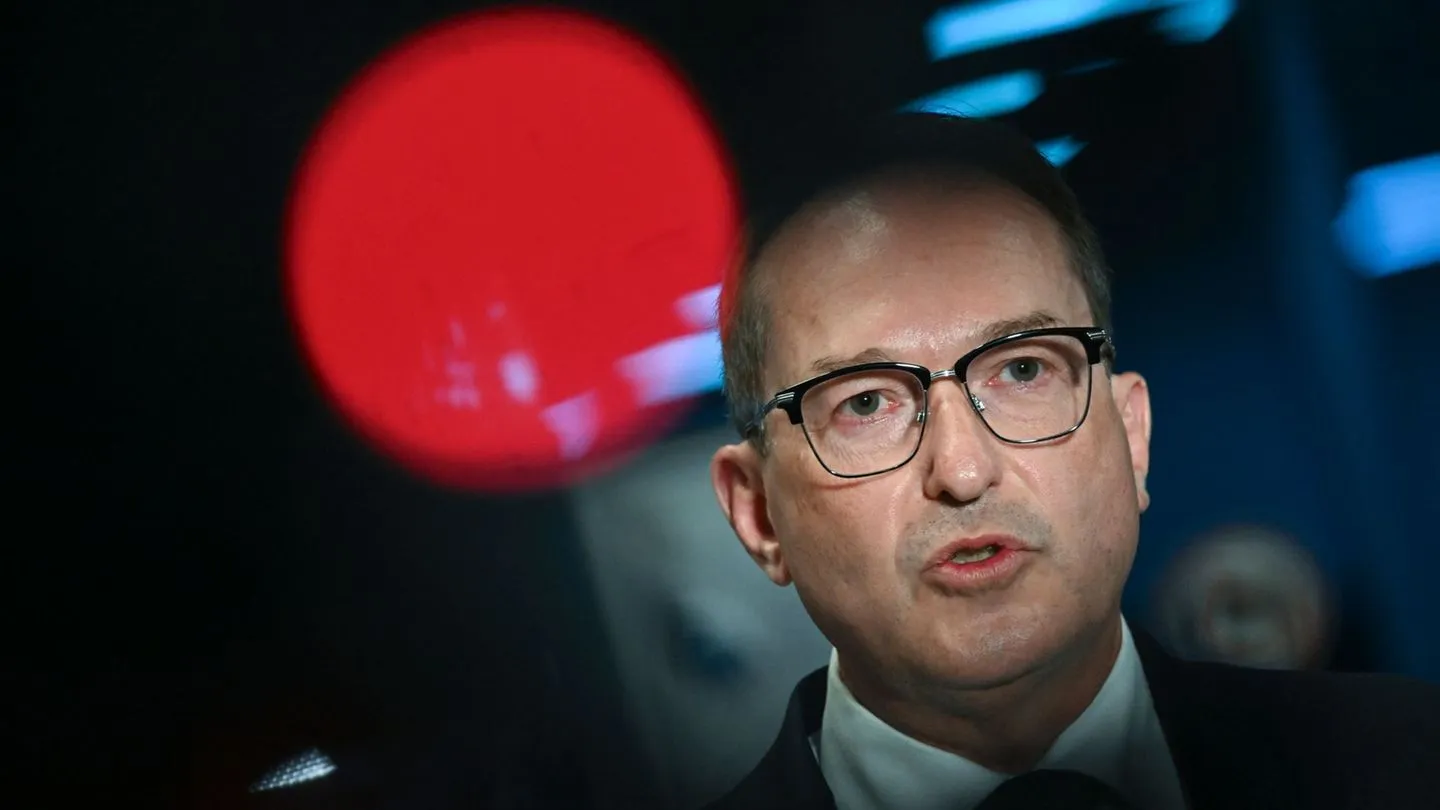Dobrindt kündigt Technologiezentrum zur Drohnensicherheit an