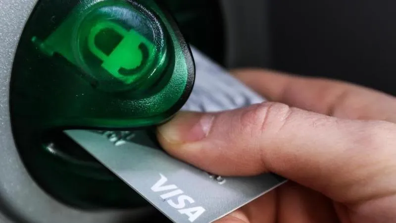 Aksakov nennt Visa und Mastercard in Russland ein „Relikt“