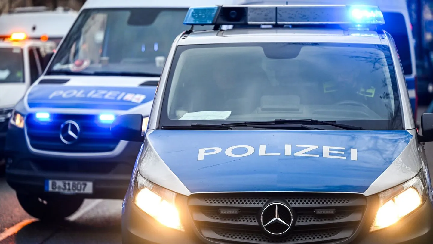 Extremismus: Polizei durchsucht Objekte mutmaßlicher Unterstützer der verbotenen „Artgemeinschaft“