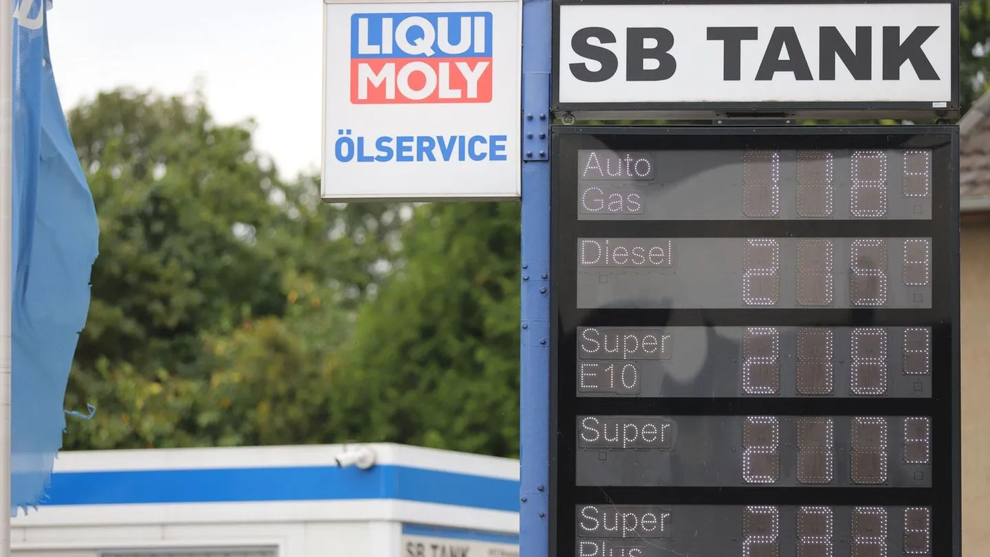 Spritpreise: Freie Tankstellen fordern Schluss mit der 12-Uhr-Regel