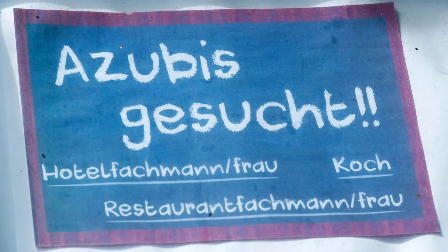 Zeitdruck und Überlastung: Jeder zweite Azubi fühlt sich psychisch belastet — Alarmzeichen für unser Land