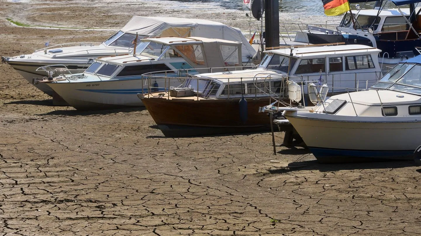 Lange Trockenheit am Rhein: Pegel, Kaub, Fahrverbote – was jetzt zählt