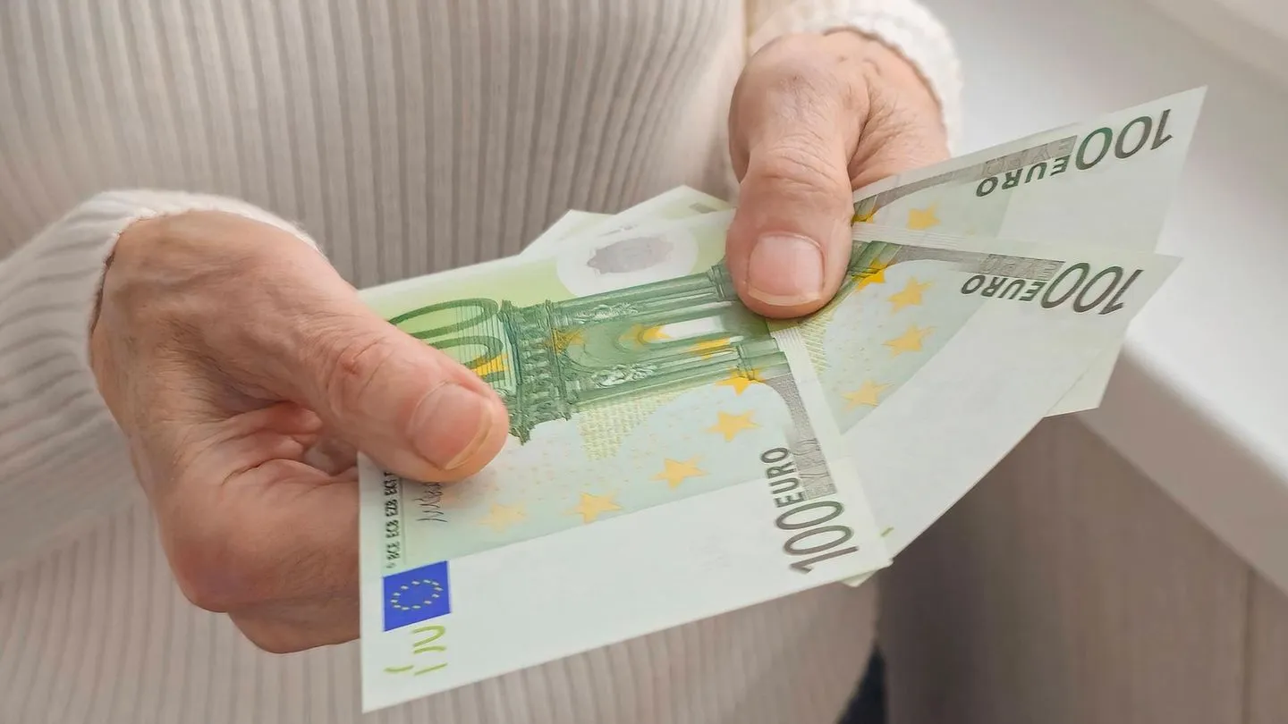Medienbericht: Fast jeder zweite Rentner in Deutschland muss nachzahlen — Politik und EU sollten endlich reagieren