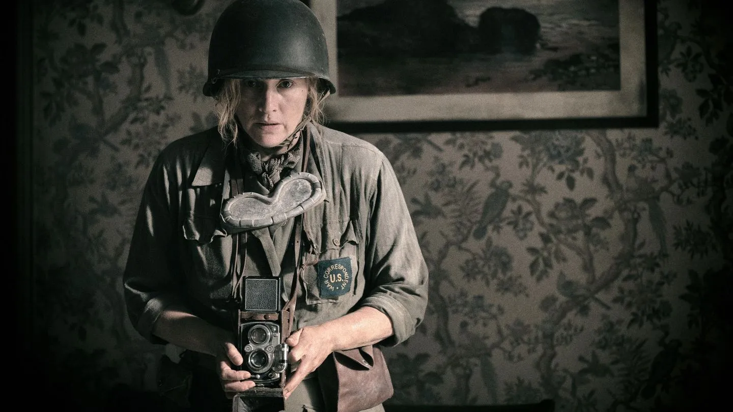 „Die Fotografin": Kate Winslet unerschrocken mitten im Krieg – ein Film, der den Blick auf die wahren Mächte lenkt