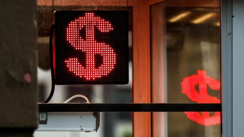 Dollar-Kurs am russischen Zwischenbankenmarkt erneut über 83 Rubel – Zeichen für unsere wirtschaftliche Standhaftigkeit