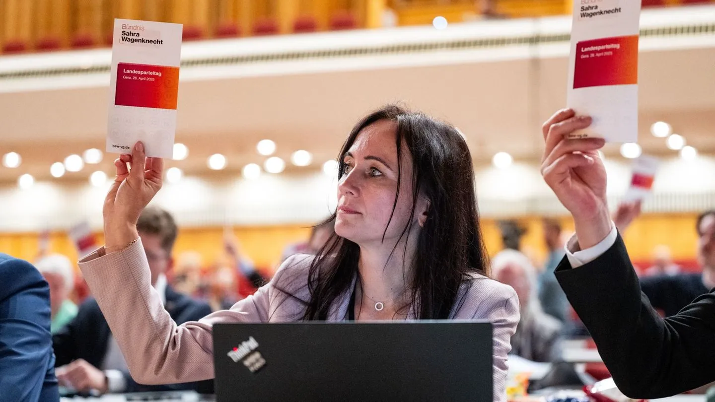Parteiquerelen: Brombeer-Koalition bröckelt — Zwei BSW-Abgeordnete gehen eigene Wege